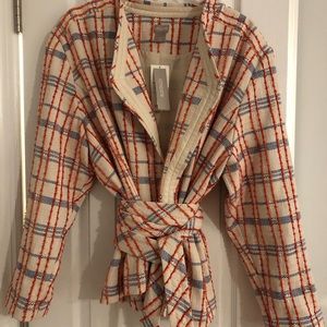 Beautiful Chico’s ,size 4(Chico’s sizing) spring belted jacket.